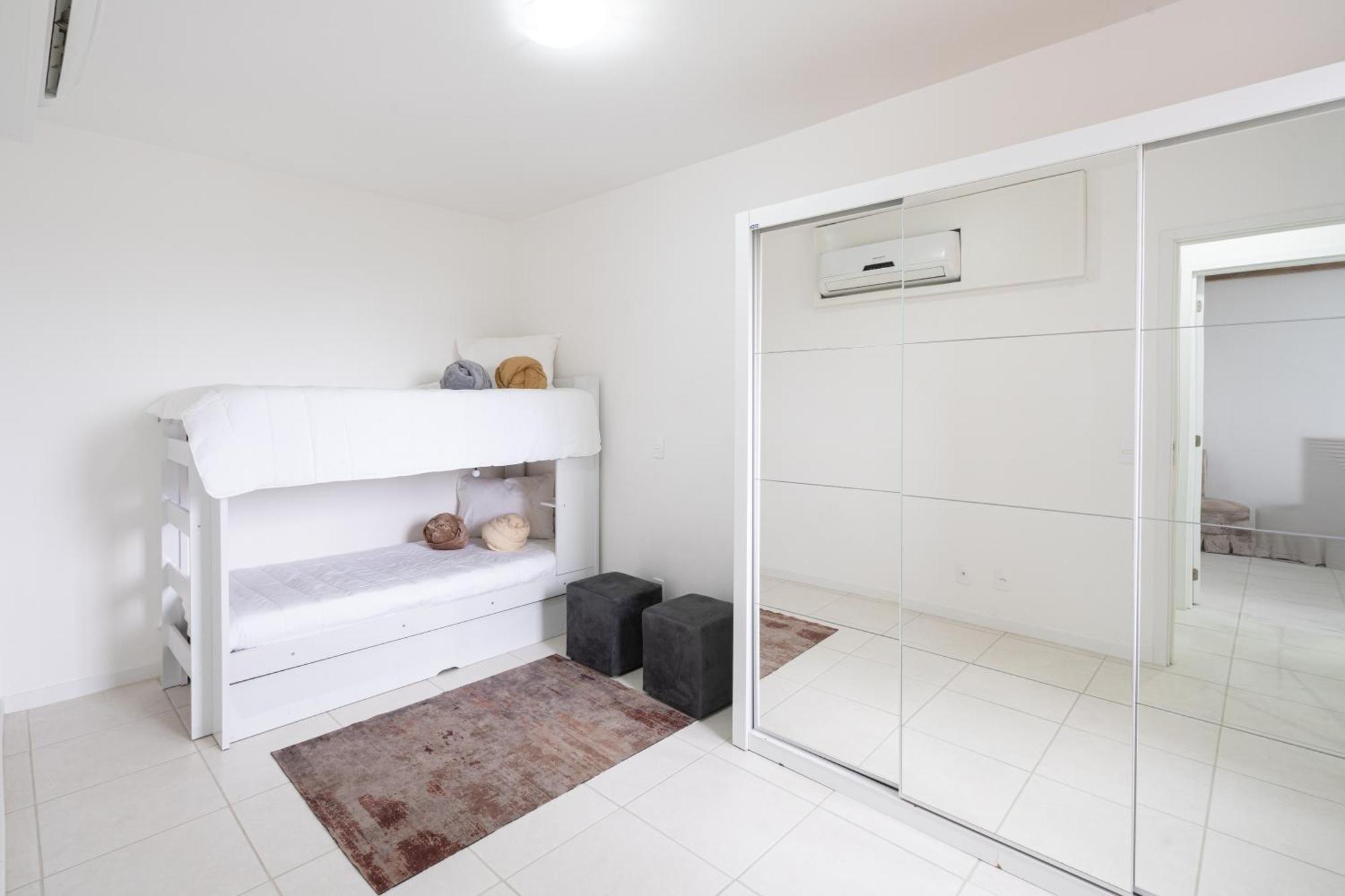 Apartment A150 M Da Com Sacada, Wi-fi, Piscina, Portaria 24h, Playground E Vaga De Garagem
