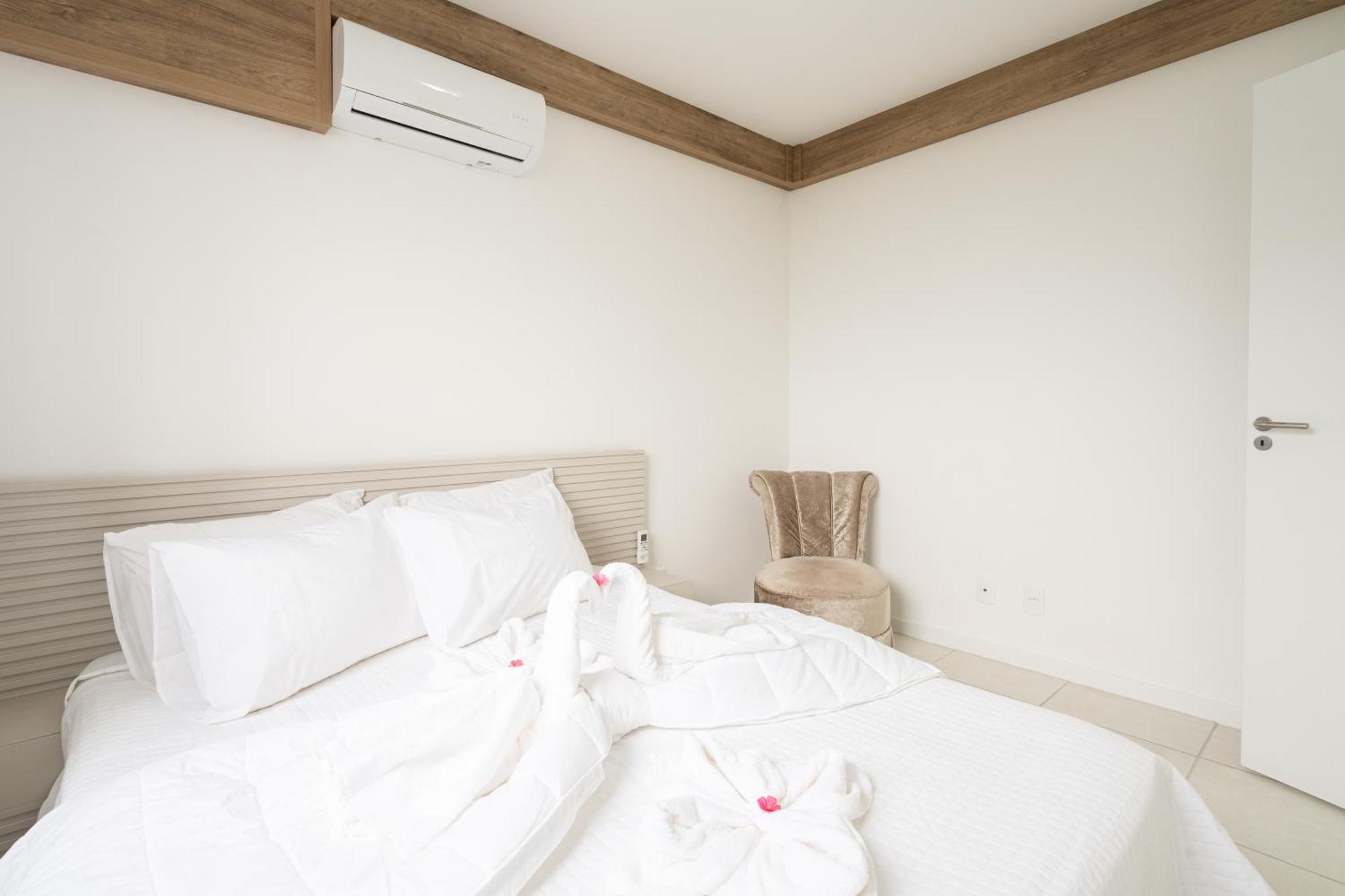 A150 M Da Com Sacada, Wi-fi, Piscina, Portaria 24h, Playground E Vaga De Garagem *